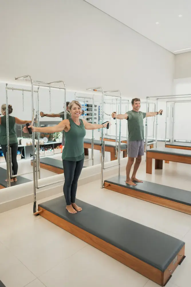 Prática de Pilates no Reformer na Ânima Corpo Londrina